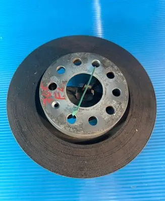 Volkswagen Golf VI Front brake disc