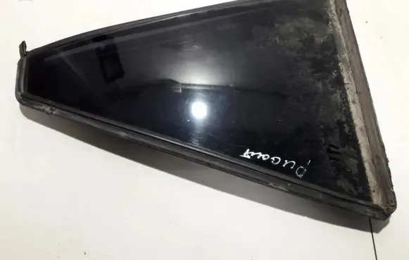 Peugeot 406 Rear vent window glass 9620145980