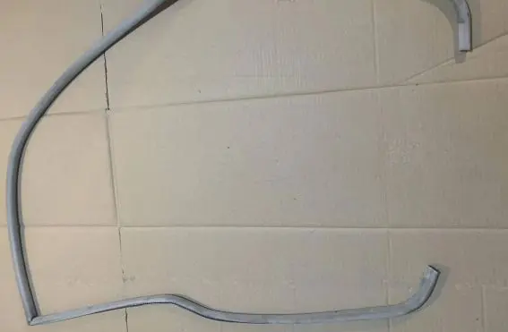 Jaguar XJ X300 Front door rubber seal