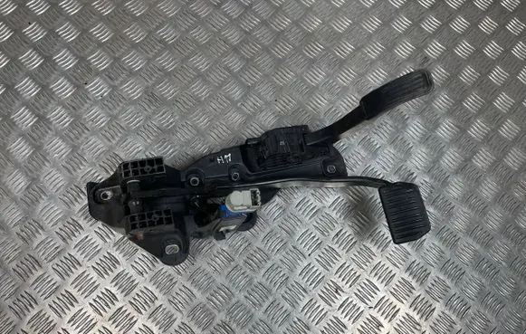 Ford Fusion II Pedal assembly FG9C9F856AD DG9C9F836AD