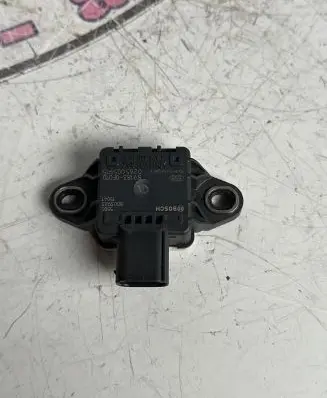 Toyota Avensis T270 ESP acceleration yaw rate sensor 891830F010