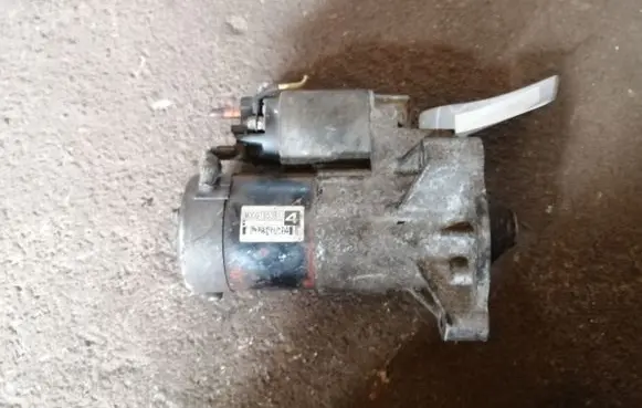 Citroen C5 Starter motor M000T82081