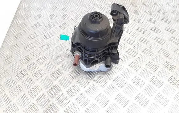 Oil filter mounting bracket