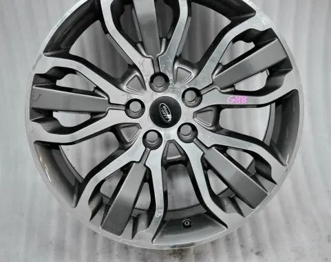 Land Rover Discovery 5 R20 alloy rim 