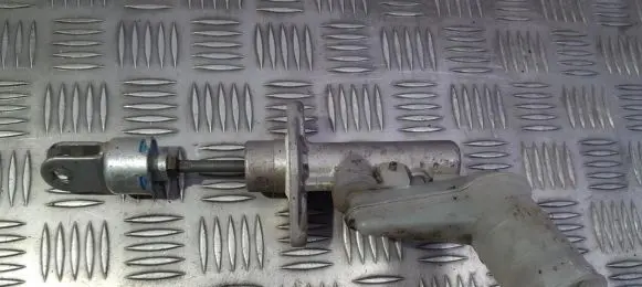 Master brake cylinder