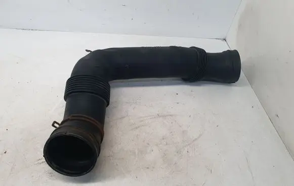 Volkswagen Golf V Air intake hose/pipe 1K0129618AJ