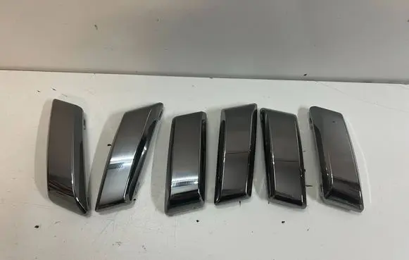 Suzuki Vitara (LY) Front bumper upper radiator grill 9911486R100CB