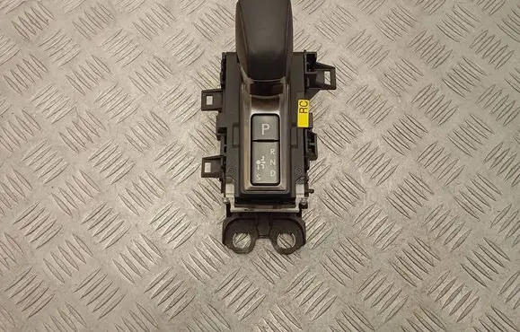 Lexus NX Gear shifter/selector 75M432
