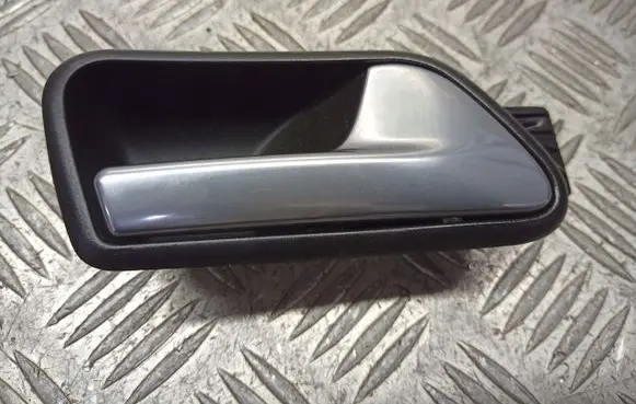 Volkswagen Touran I Rear door interior handle trim 1T1837114C