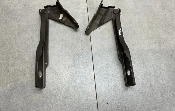 Volkswagen Polo V 6R Engine bonnet/hood hinges 6R0823301A 6R0823302A
