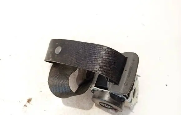 Rear seatbelt