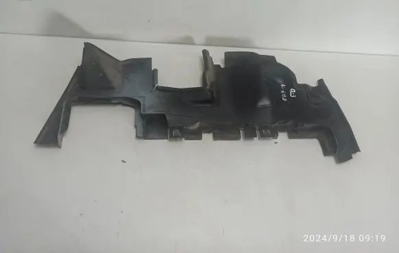 Audi Q3 8U Intercooler air guide/duct channel 8U0121283C