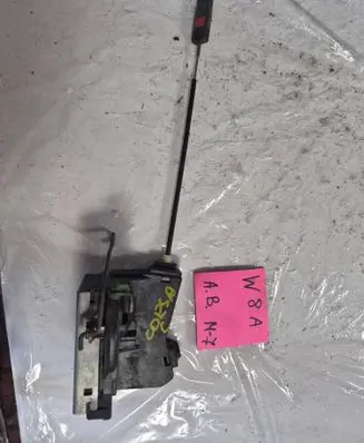 Opel Corsa C Front door lock 23266565