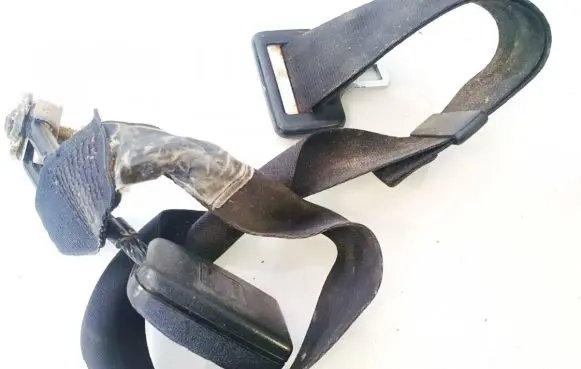 Middle seatbelt (rear)