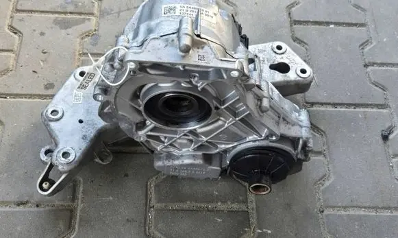 BMW 7 G70 Gearbox transfer box case 5A4B9E0