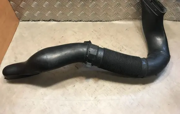 Mercedes-Benz CLC CL203 Air intake duct part A6460940397