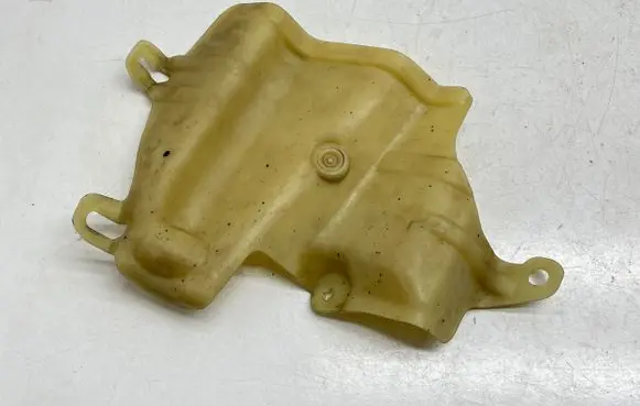 Renault Megane IV Other engine bay part 476935189R