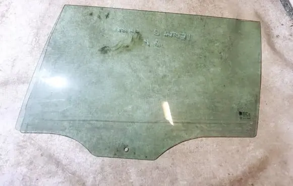 Opel Vectra C Rear door window glass 