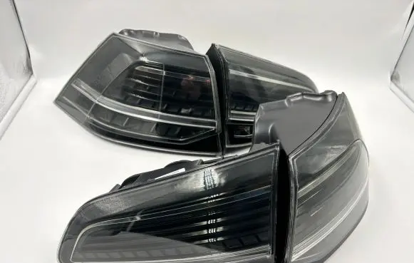 Volkswagen Golf VII Tailgate rear/tail lights