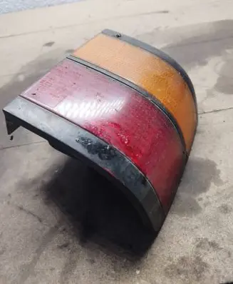 Volkswagen PASSAT B3 Tailgate rear/tail lights 333945257