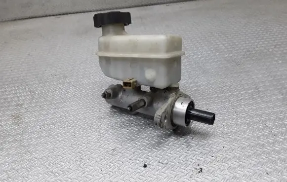 KIA Sorento Master brake cylinder