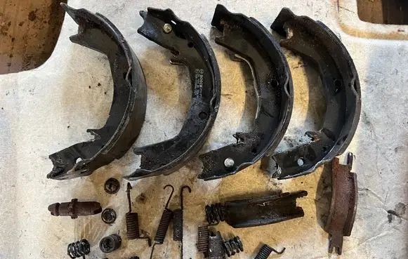 Hyundai Tucson JM Handbrake/parking brake pads 