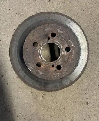 Toyota Avensis T220 Rear brake disc