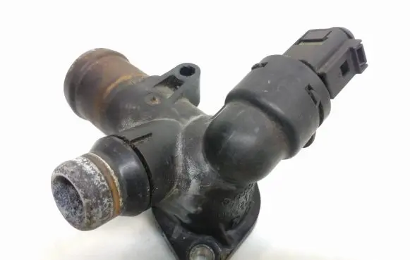 Audi A4 S4 B7 8E 8H Engine coolant pipe/hose 06B121133D 059919501A