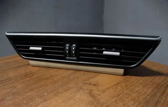Porsche Cayenne (9Y0 9Y3) Dash center air vent grill 9Y0820701A