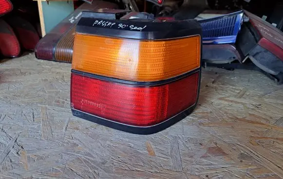 Volkswagen PASSAT B3 Rear/tail lights 357945112