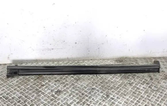 Mazda CX-30 Sill