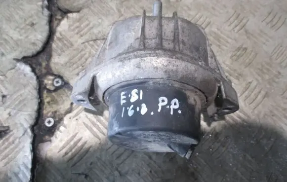 BMW 1 E81 E87 Engine mount vacuum valve 
