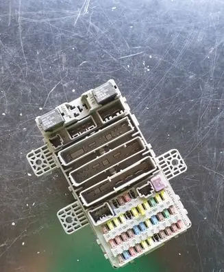 Honda Civic Fuse module 37842RN 070404 2RN0UAD4