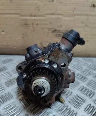 Renault Laguna III Fuel injection high pressure pump H8201045496