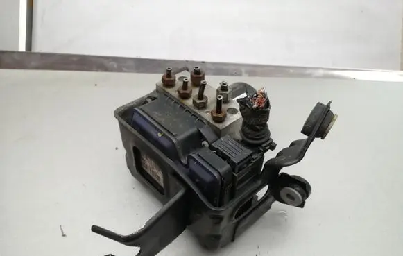 Opel Insignia A ABS Pump 13316697