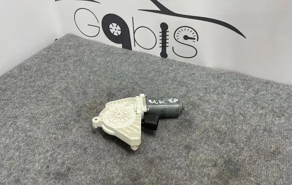 Mercedes-Benz E W238 Front door window regulator motor A0009066106 C72414100 05087285