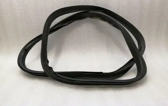 Mercedes-Benz CL C215 Trunk rubber seal (body) A2157500198