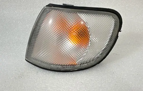 Nissan Sunny Front indicator light 6R010250 6R010250013452 3305