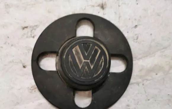 Volkswagen Golf I Original wheel cap 871601171