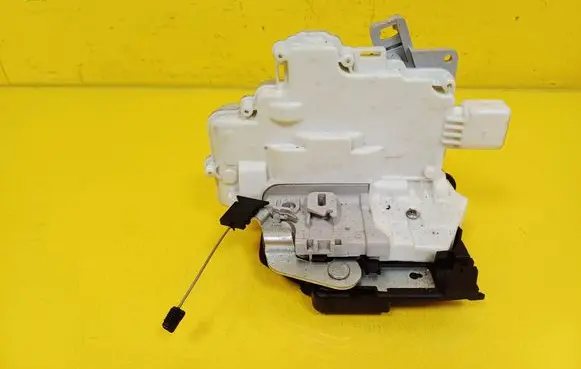 Seat Altea XL Rear door lock 
