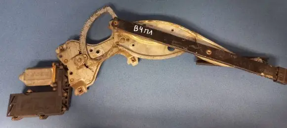 Volkswagen PASSAT B4 Front door window regulator with motor 3A0959802