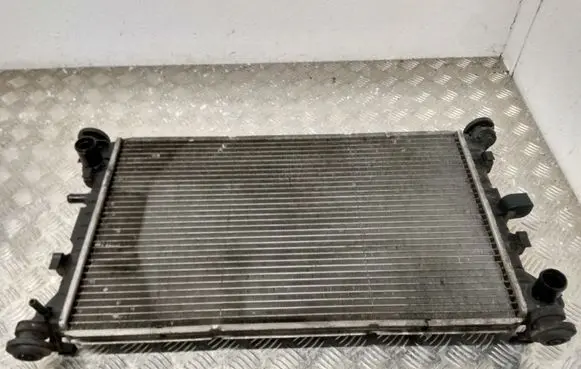 Ford Focus Coolant radiator 98AB8005MF