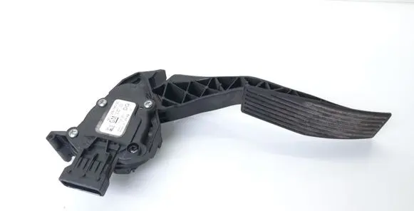 Opel Insignia A Accelerator throttle pedal 13237352