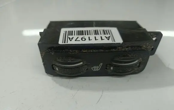 Toyota Avensis T250 Seat heating switch 353417