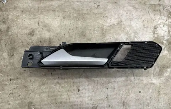 Volkswagen Tiguan Front door interior handle 2712220
