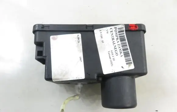 Volkswagen Golf III Central locking vacuum pump 1H0962257G