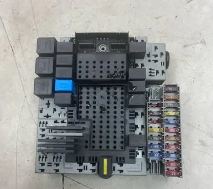Volvo XC90 Fuse module 08696098 03W092 08696040