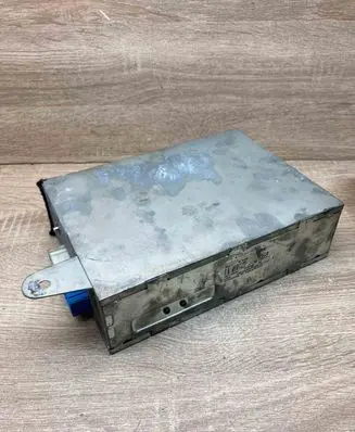 BMW 5 E39 Video control module 6906923 037138051