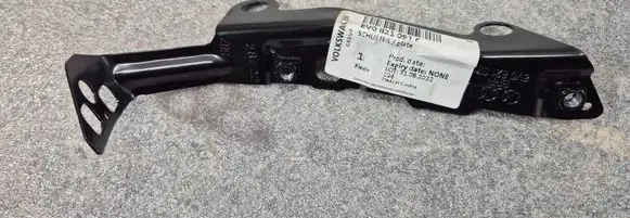 Audi A3 S3 8V Fender mounting bracket 8V0821091C