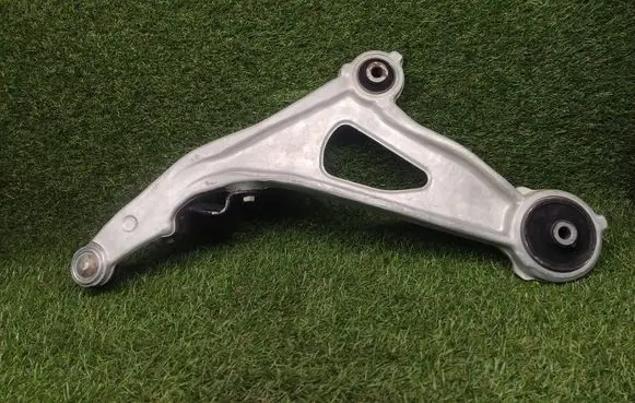 Nissan Pathfinder R52 Front lower control arm/wishbone 545703JA0A 545003JA0B